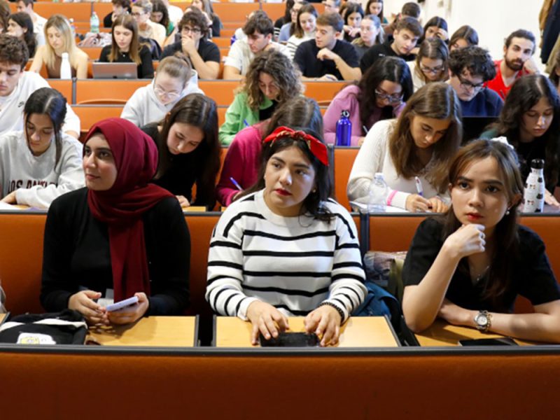 studenti-a-lezione-all’università-di-Pisa-1sicom1
