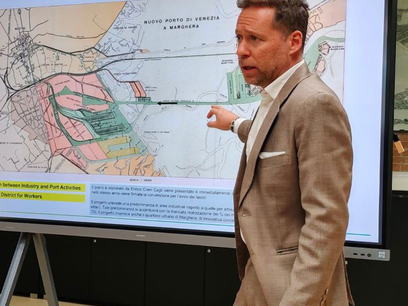 studenti-in-visita-all-authority-venezia