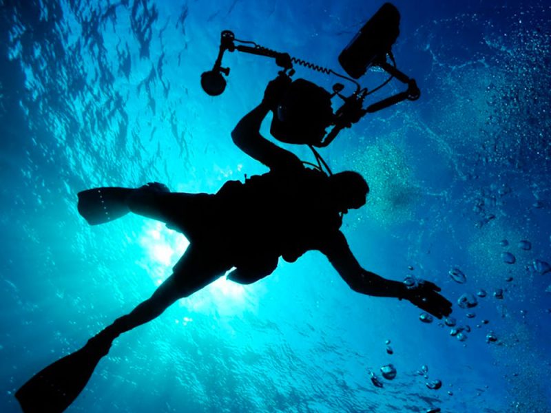 sub-in-esplorazione-subacqua-1grpx