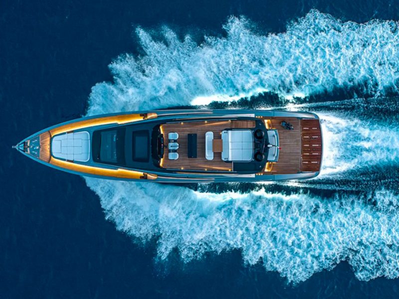 uno-yacht-Ferretti