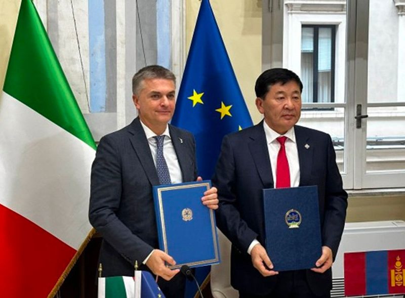 viceministro-edoardo-Rixi-con-il-rappresentante-della-mongolia