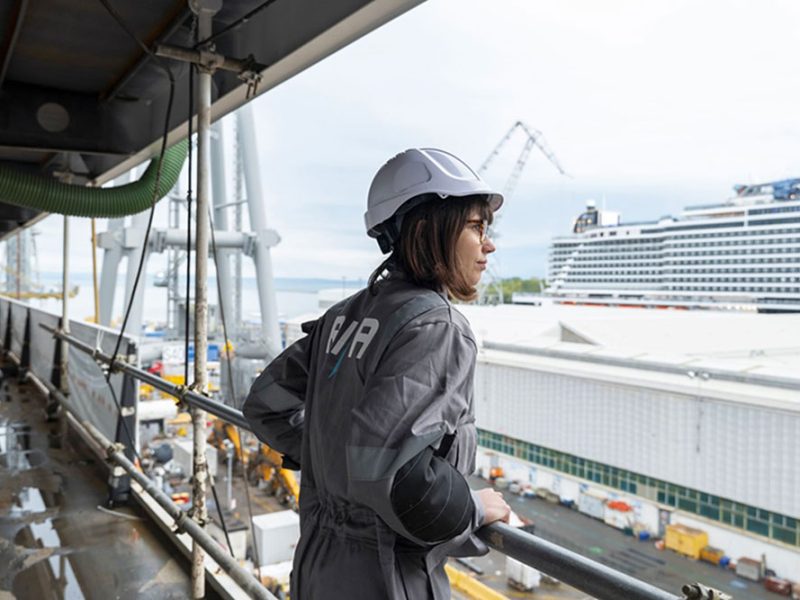 Al-lavoro-per-la-realizzazione-del-primo-yacht-firmato-Four-Seasons-com1