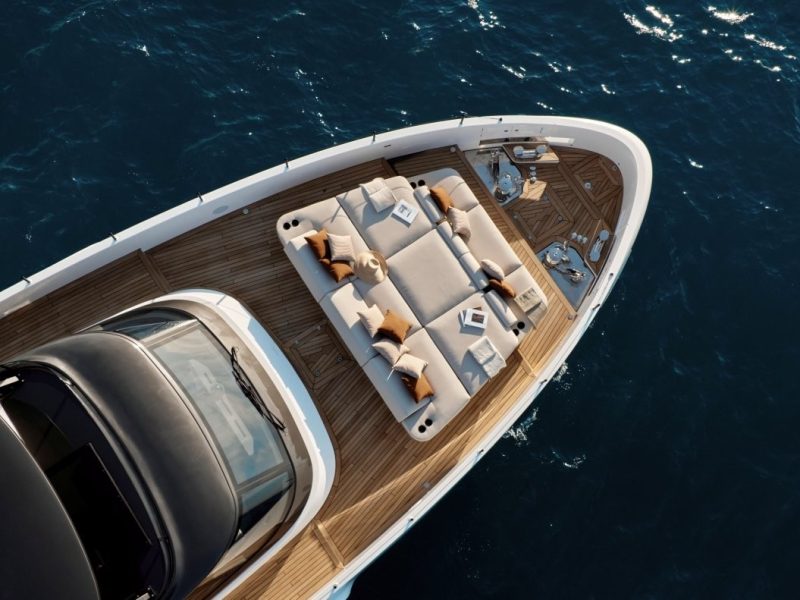 Azimut yacht Magellano 27M Bow Area