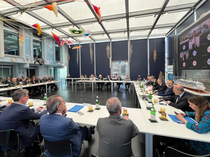 Consiglio-Generale-Confitarma-a-Genova_3com