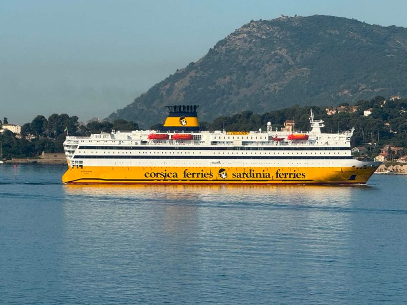 Corsica-Sardinia-Ferries-il-traghetto-Mega-Serena-com4