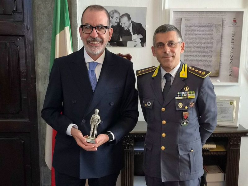 Il-prefetto-di-Livorno-Giancarlo-Dionisi-e-il-colonnello-Forcina,-comandante-provinciale-della-Guardia-di-Finanza