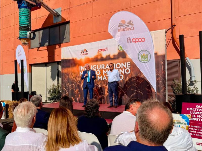 Il presidente della Regione Eugenio Giani all’inaugurazione del nuovo molino a Castelfiorentino com1si