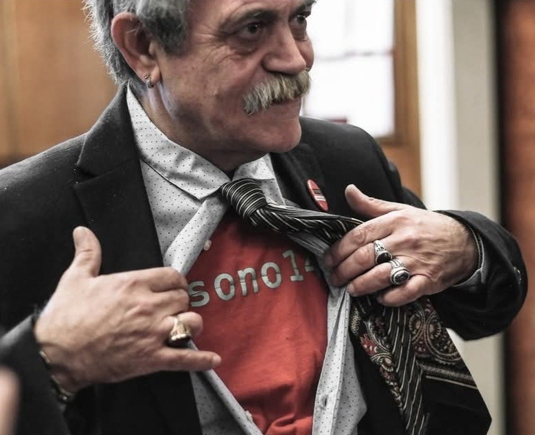 L’ultimo abbraccio a Loris Rispoli davanti alla lapide della “strage ...