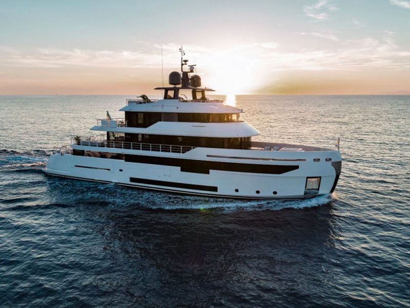 Lo-yacht-Benetti-B.Yond-37M-Jules