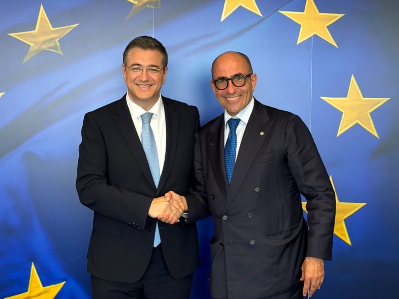 Marcello Di Caterina ALIS con il Commissario UE Tzitzikōstas