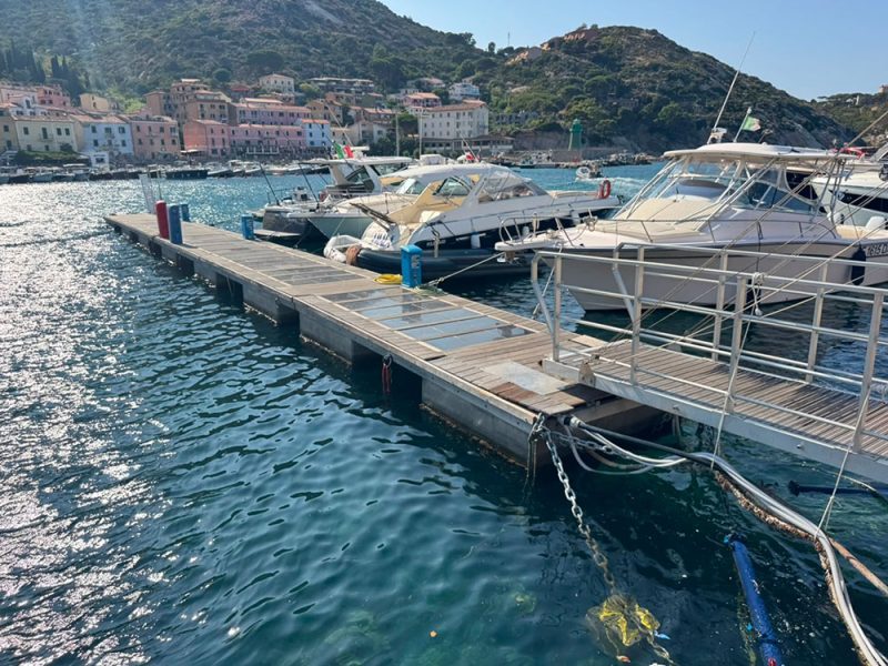 Pontile-smart-realizzato-da-Seares-con-New-Time-per-produrre-energia-da-sole-e-onde-com1