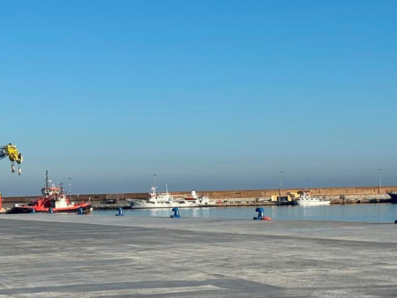 Porto-di-Ortona-la-banchina-di-Riva-com-1