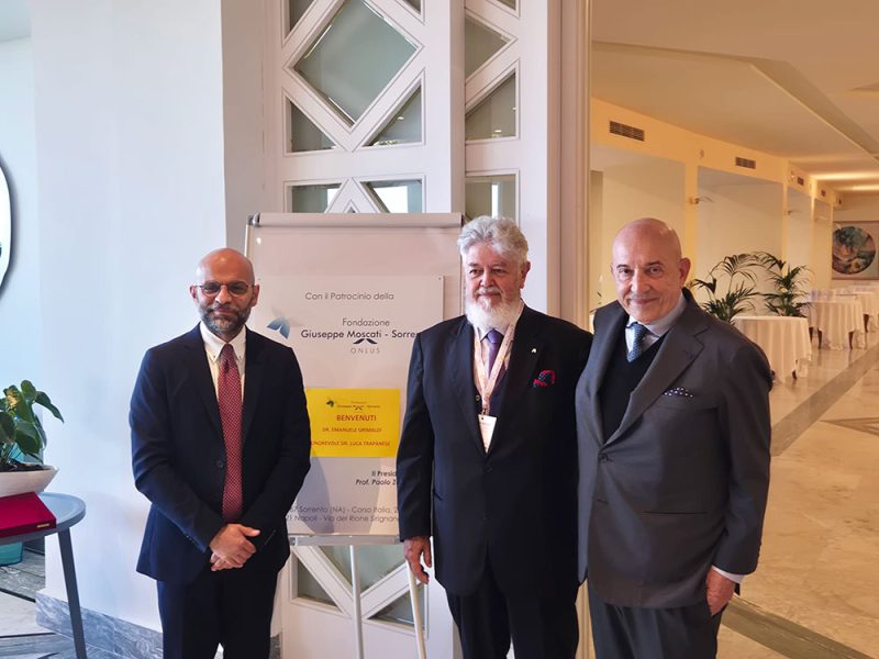 Premio-Fondazione-Moscati_Da-sinistra_On.-Luca-Trapanese,-Prof.-Paolo-Zamparelli,-Dott.-Emanuele-Grimaldi