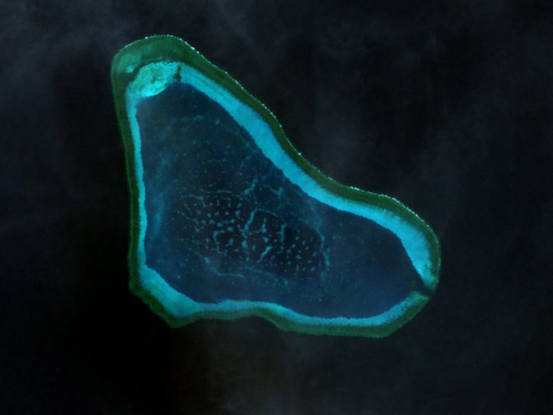 Scarborough_Shoal_Landsat
