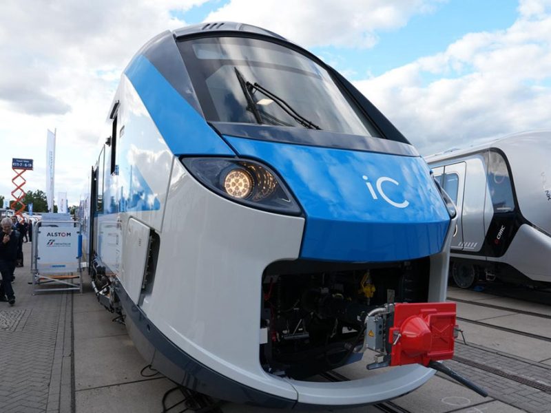Trenitalia-e-Alstom-presentano-a-Berlino-il-nuovo-Intercity-200-com1