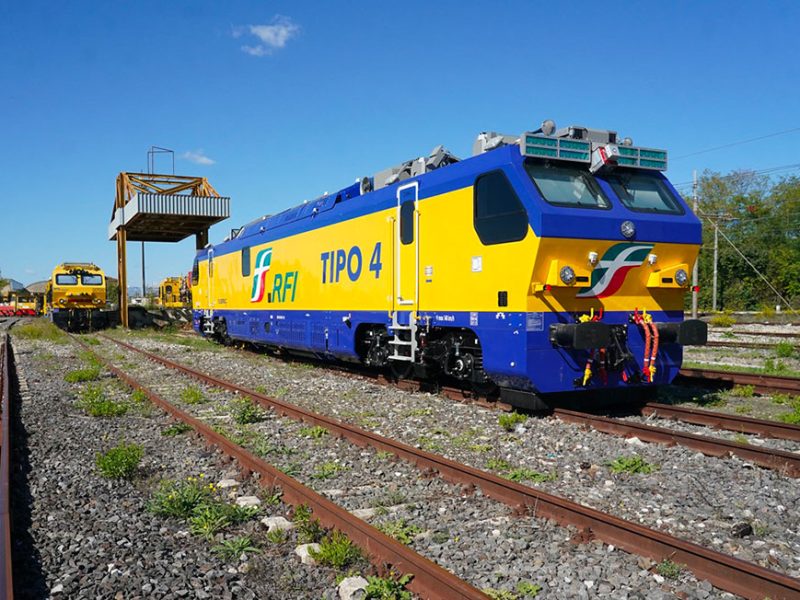 Treno-Tipo-4-per-riparazioni-Fs-com2