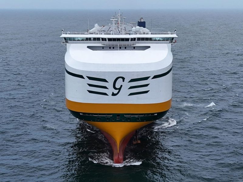 Una-delle-navi-della-flotta-Grimaldi-com1