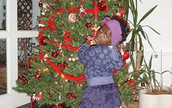 bambina-e-albero