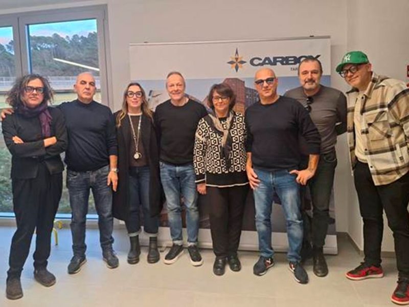 carbox-e-sindacati-foto-di-gruppo-dopo-firma-accordo