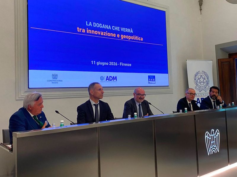 convegno-sul-futuro-delle-Dogane-a-Firenze-nella-sede-di-Confindustria—il-tavolo-dei-relatori-com1