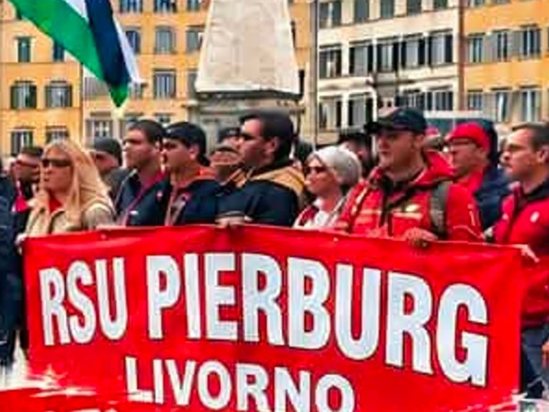 corteo-operaio-di-lavoratori-dello-stabilimento-livornese-Pirburg-in-lotta-da-tempo-com1