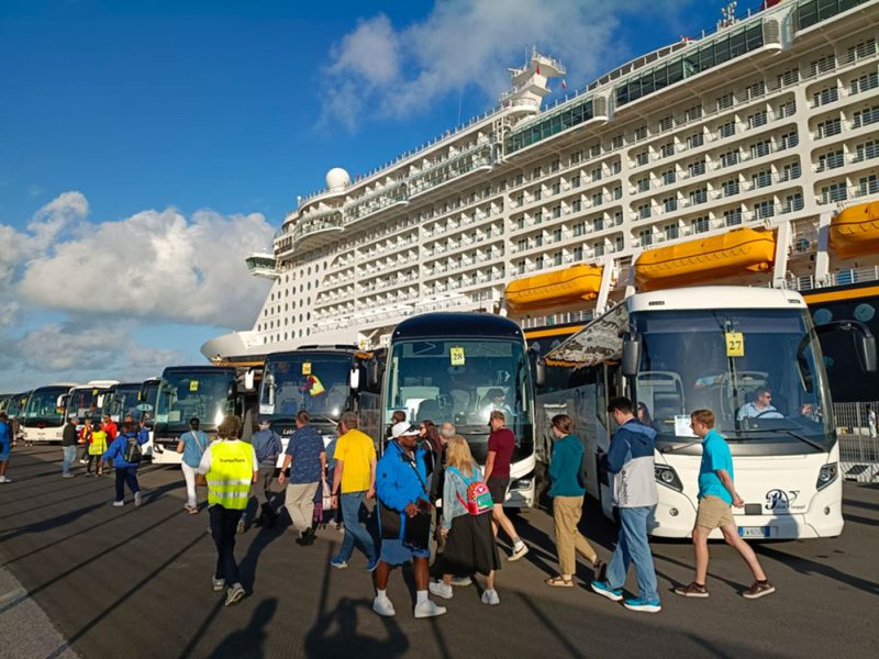 crociera-Disney-Dream-nel-porto-di-Livorno-com1