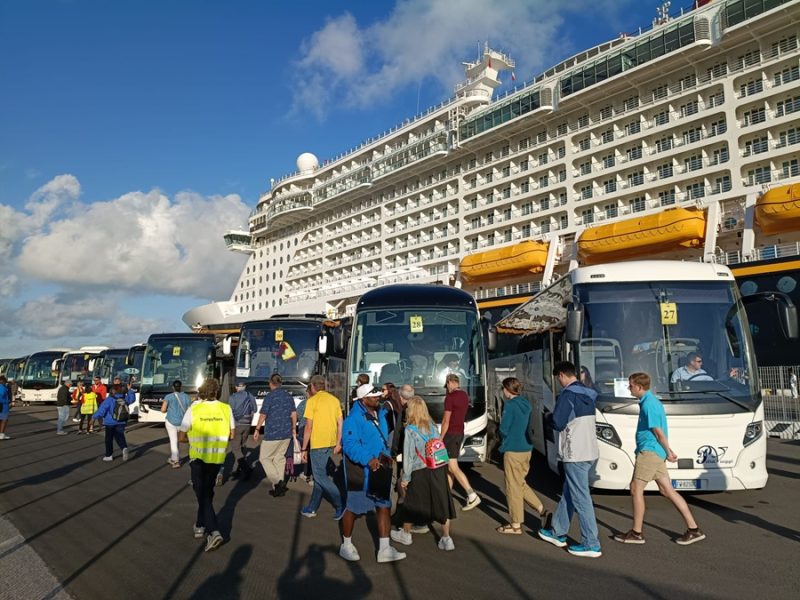 crociera Disney Dream nel porto di Livorno com1