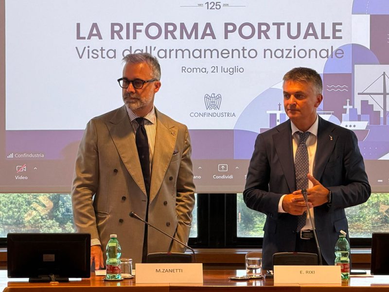 da-sinistra-Mario-Zanetti-presidente-di-Confitarma-e-il-viceministro-Edoardo-Rixi-com1