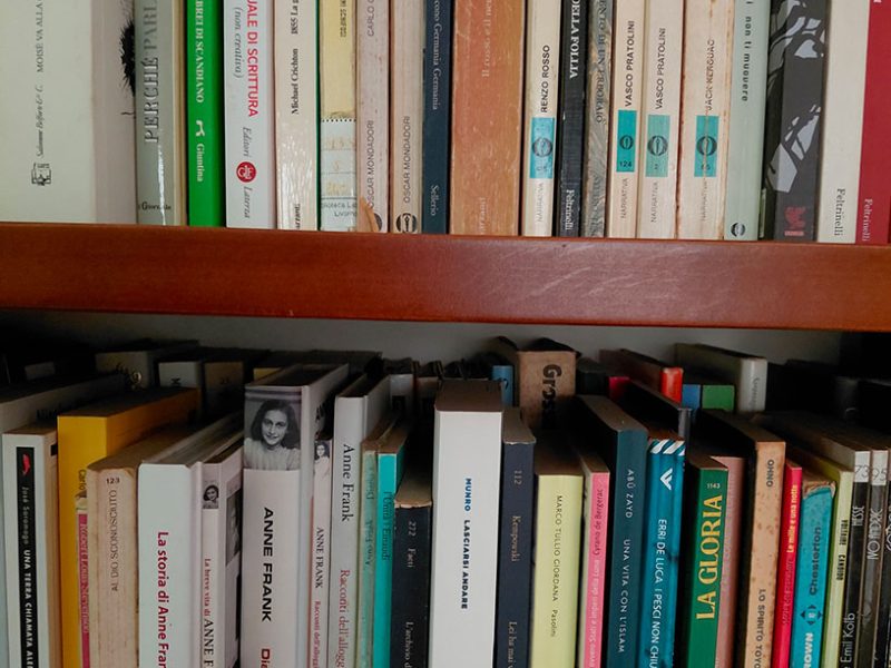 dal-12-giugno-al-via-la-biblioteca-che-a-Livorno-porta-i-libri-in-riva-al-mare-mz