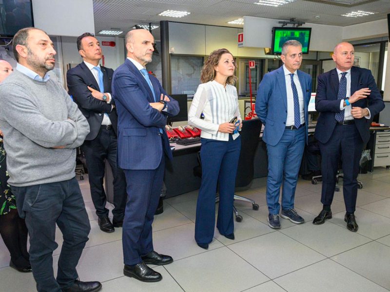 delegaz-ministero-ambiente-in-visita-a-comando-generale-guarduia-costiera-com1