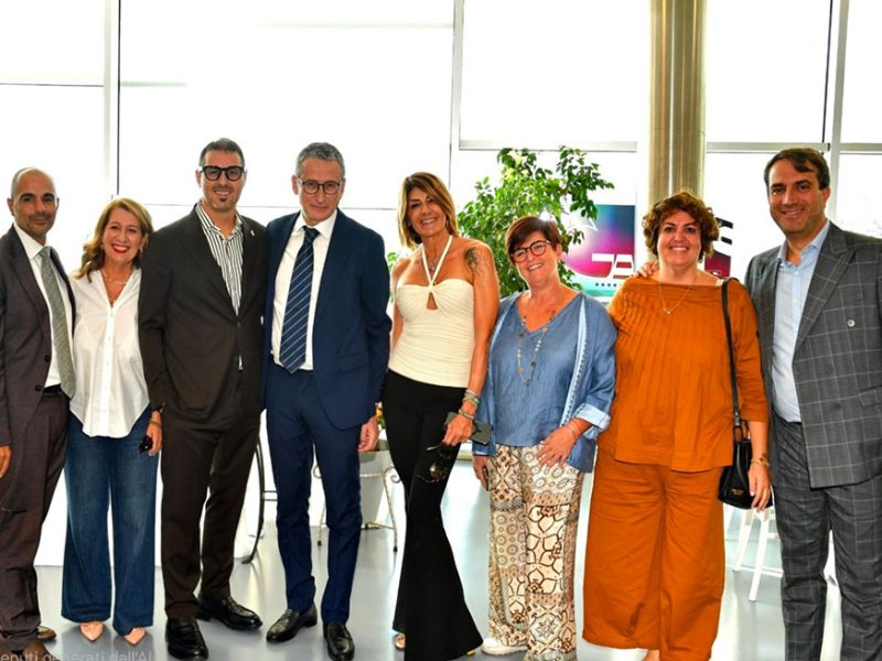 foto-di-gruppo-per-l’iniziativa-delle-tre-A-utorità-Portuali-del-Sud-a-Salerno-com1
