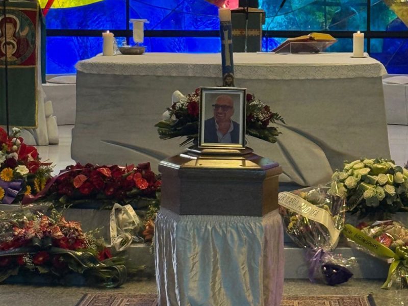 funerale-di-maurizio-longo-com1
