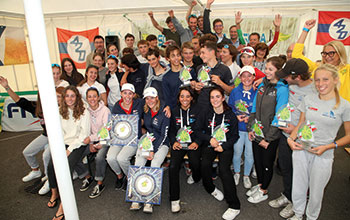 gruppo-premiati-Scuola-Vela-Mankin