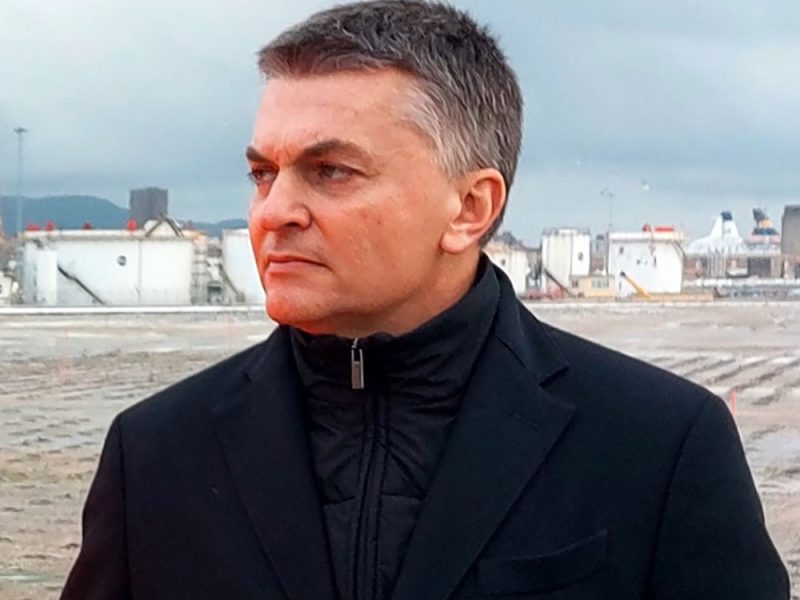 il-viceministo-Edoardo-Rixi-surante-un-sopralluogo-nel-porto-di-Livorno-nel-2025