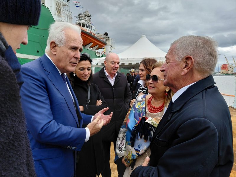 inaugurazione Nos Leo Piero e Gabriella Neri con Eugenio Giani e Luca Salvetti mz1