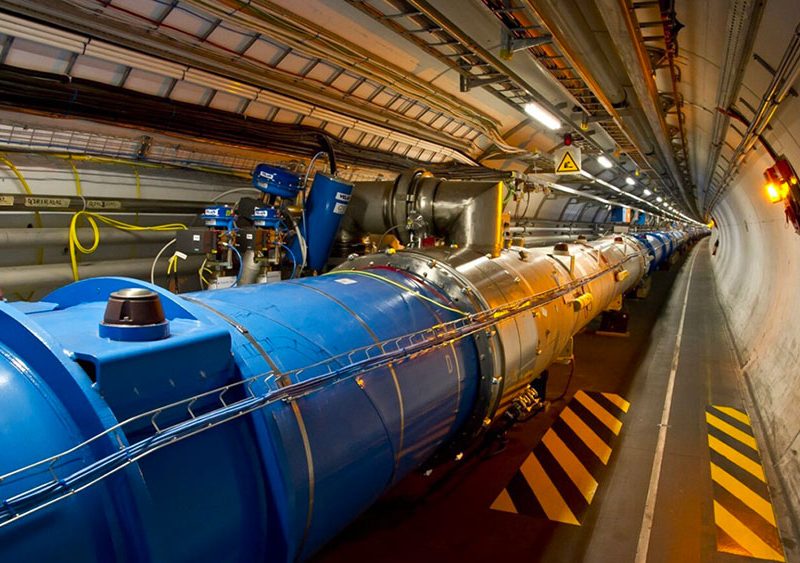 l-interno-dei-laboratori-ginevrini-del-Cern-1sit