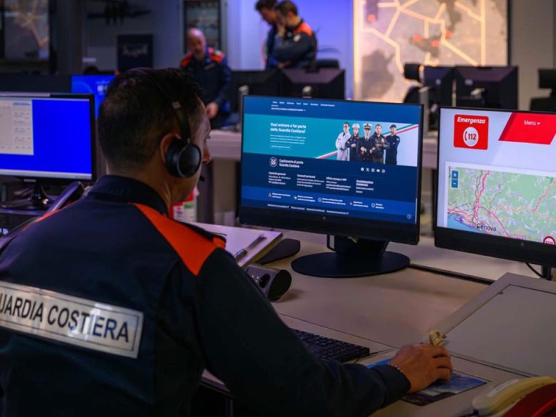 la-centrale-del-servizio-emergenza-della-Guardia-Costiera-1sigc