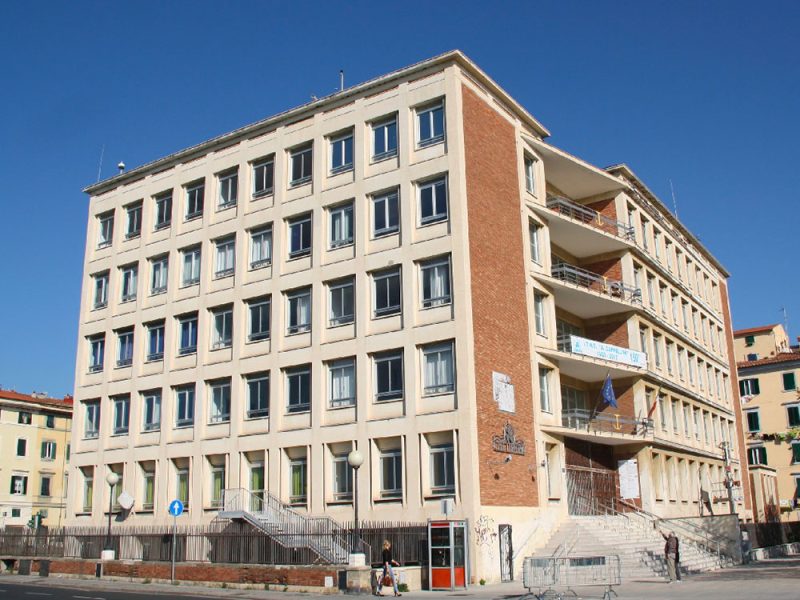 la-sede-dell’istituto-nautico-Cappellini-a-Livorno,-qui-il-prof-Raffine-ha-insegnato-per-trenta-anni-1iw