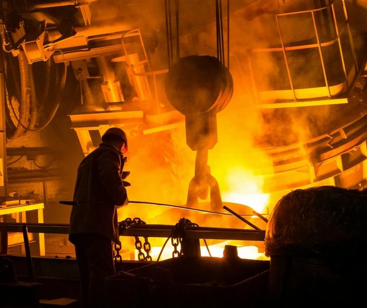 lavoro-fomderia-operaio-gr