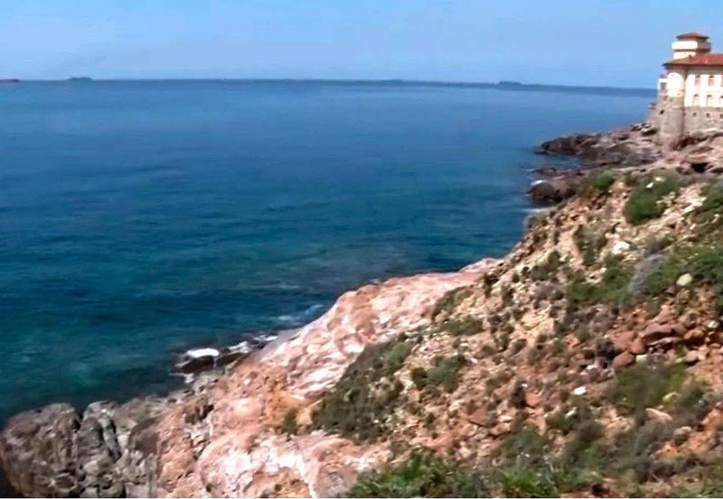 scogliera-del-Romito-a-sud-di-Livorno—la-zona-di-Castel-Boccale-1y
