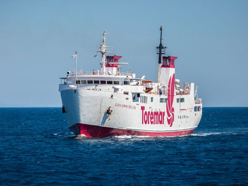 traghetto-della-flotta-Toremar-com1