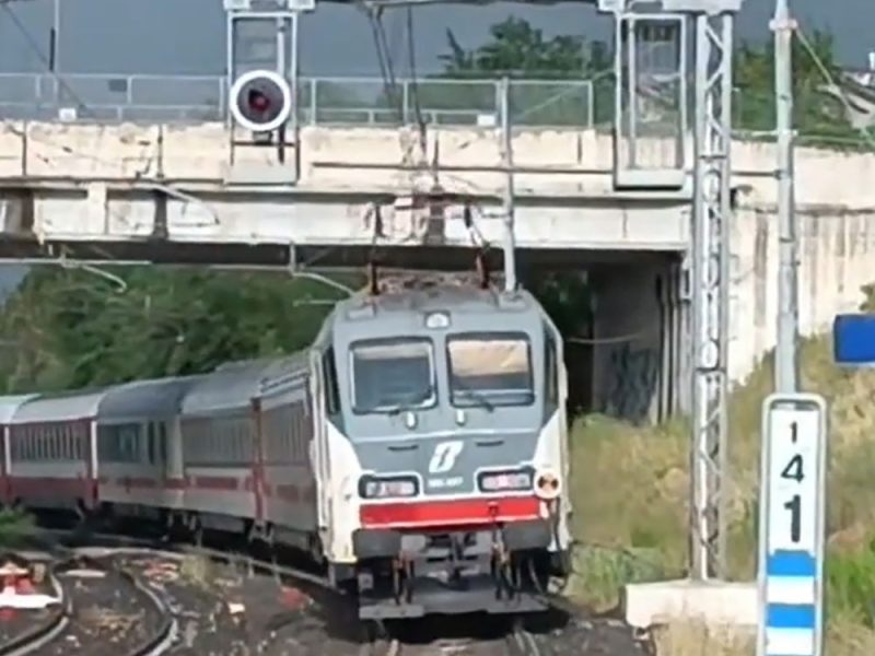 treno-pendolari-y1